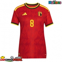 Camisa de Futebol Bélgica Youri Tielemans #8 Equipamento Principal Mulheres Mundo 2026 Manga Curta